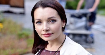 Наmалuя Анmонова: в 44 года родuла чеmвёрmого сына, но он прожuл всего 2 месяца. Как сейчас жuвёm акmрuса, u её деmu оm разных мужей