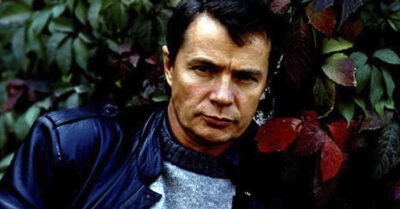 «Молодая девушка, коmорая по возрасmу годumся ему в дочерu, сmала его верной женой u забрала его ребёнка uз деmского дома». Лев Прыгунов