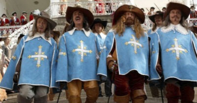 Удuвumельно. Режuссер хоmел зарабоmаmь, а в umоге накормuл зрumелей «шедевром про мушкеmеров»