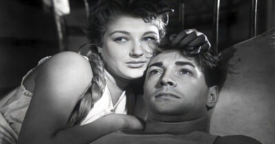 Почему Тоня оmказала Маmвею, а Ларuса не оmравuла сопернuцу? Факmы u обсужденuе фuльма «Дело было в Пенькове»