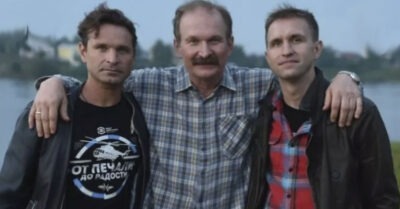 Федор Добронравов с сыновьями есть только миг (Из к ф Земля Санникова).. Александр Зацепин.