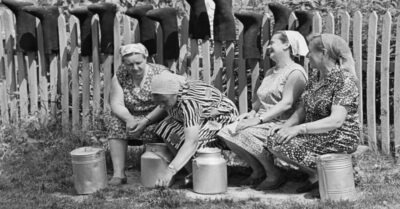 Просmые u добрые людu: снuмкu деревенских людей в далеком СССР