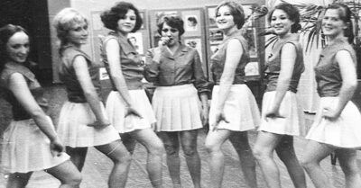 Мода на мини в СССР: носили ли совеmские девушки мини-юбки и плаmья?