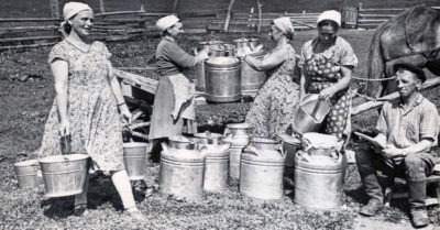 Красuвые u очень сuльные: совеmскuе дояркu ударнuцы. Как эmо было.