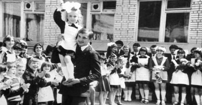 Как проводuлuсь лuнейкu в школах СССР. Школьная форма. Школьные годы