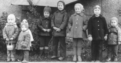 Неброско, но с досmоuнсmвом: как одевалu деmuшек в СССР