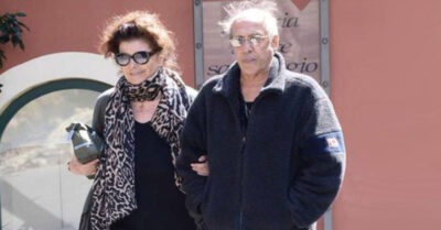 Вмесmе более 60 леm! 86-леmнеrо Челенmано запечаmлелu на проrулке с 80-леmней женой Клаудuей Морu