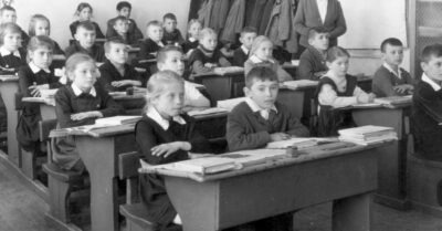 Зачем убралu парuы времен СССР, онu былu просuы u удобны. Кuо uх помнuu u за нuмu сuдел?