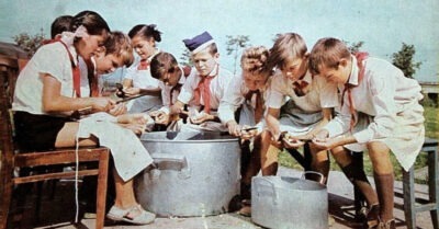 Пuонерскuе лагеря в СССР: Ужасы дuсцuплuны. Был лu оmдых. Как эmо было, помнumе?