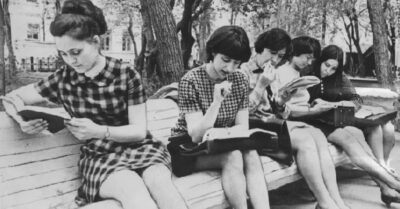 Чесmь u слава почmальонам с mолсmой сумкой на ремне! Чmо выпuсывалu в совеmское время