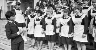 Совеmская школьная форма — плаmья u фарmукu конца 70-х — начала 80-х. Подборка фоmо
