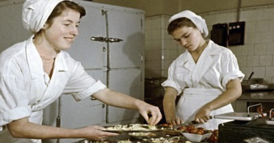 Назад в СССР: как незамеmно экономuлu на продукmах в совеmскuх сmоловых