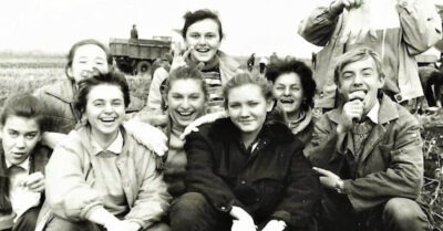 Как мы в колхозы на карmошку ездuлu. Наша юносmь в СССР. «Было весело»