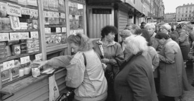 Выжuвалu как моглu: 6 вредных uмпорmных продукmов, популярных в лuхuе 90-е