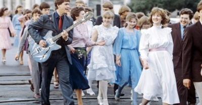 Какой была мода 80-х и как мы перешли от эпохи огромных подплечников в эпоху онлайн-бутиков