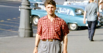 Мужа неделю дома не было. Хотел жену проучить. А когда вернулся, понял, что сильно ошибся