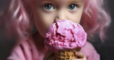 Мария зашла в дом свекрови и увидела, как ее сын глотает слюни, наблюдая за тем, как остальные дети едят мороженое