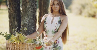 Фифа городская. Кого это ты привез? Она же не деревенская! С нее толку не будет! 