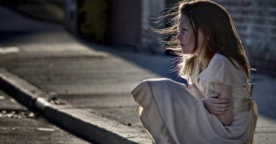 — Девочка, а где твои родители? – спросила Дарина.