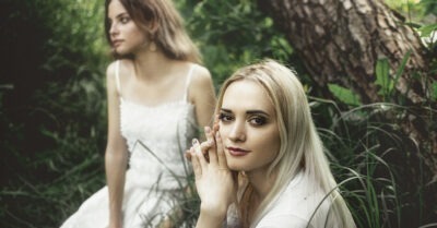 Моя фальшивая сестра.  Пропавшая сестра объявилась в октябре, накануне маминого дня рождения.