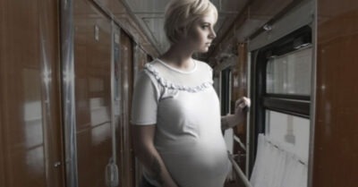 Проводница посадила беременную безбилетницу к странному деду в купе. Ночью вагон разбудили крики