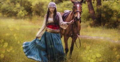 Цыганка прикоснулась к букету невесты и увидела мрачное будущее