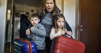Мать заселила в мою квартиру сестру с детьми, даже не спросив