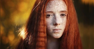 Уродка! Рыжая-бестыжая! На груди у нее – ни-ни, сзади тоже – ни-ни. Гы-гы