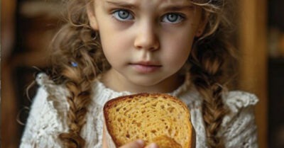 Девочка, испытывающая голод, попросила у пекаря кусочек хлеба, но не стала его есть