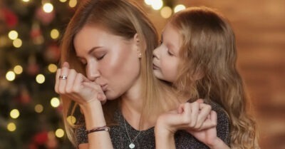 Мама, а где тот дядя, к которому мы ходим тайно от папы? — внезапно спросила дочь