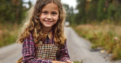 Девочка продавала варенье на трассе. Под обёрткой банки покупательница нашла фото похищенного ребенка