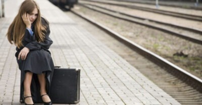 Сирота поклялась злой воспитательнице детдома, что добьётся успеха и приедет похвастаться. Никто подумать не мог, устроилась посудомойкой