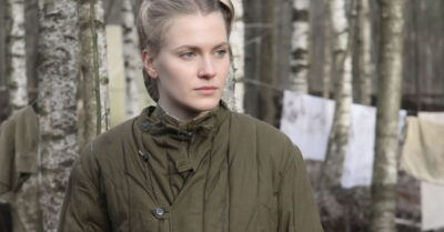 Москва, 41-й. Отца забрали из-за доноса, меня выгнали из комсомола за крестик, а потом тот самый чекист, который нас уничтожал, шептал мне на ухо: -Я два года ждал этого момента