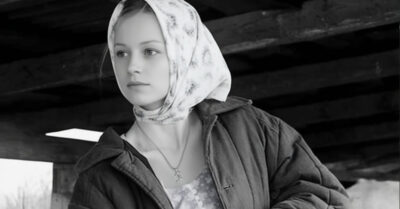 Он смеялся над моими валенками и деревенскими песнями, искал образованную… Пока его «культурная» дама не показала себя в самом неприглядном свете, а мое простое сердце не нашло того, кто ценит душу, а не диплом