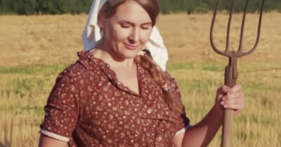 1946 год.  Молодая горожанка стала председателем разваливающегося колхоза, чтобы забыть несчастную любовь, но в первый же день нашла в доме дочь «врага народа», а в лесу — тайну, которая всех спасет