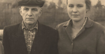 В колхозе появился новый председатель — суровый и беспощадный. Вся деревня его ненавидела и боялась, пока одна бесстрашная доярка не зашла в его кабинет с криком, а вышла — с его пиджаком