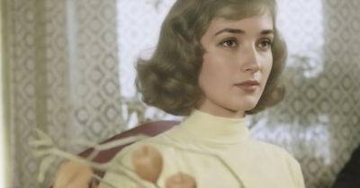 1945 год. Тишина после войны обманчива. Катя случайно узнаёт страшную тайну мужа, которая переворачивает её мир и заставляет принять решение, навсегда разрывающее прошлое и открывающее путь к новой, неожиданной жизни