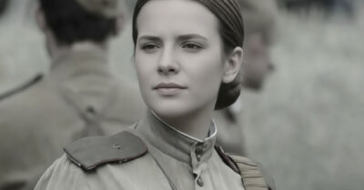 Сбежав от мужа-монстра на фронт, она подменила документы у погибшей подруги и стала той, кого все жалели, пока в новом городе не встретила человека, знавшего правду… и предложившего сделку, от которой волосы встают дыбом