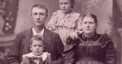 1905 г. Она была «испорченной» для всех, кроме него, а зрячая оказалась только одна — та, что считалась позором села: финал этой дореволюционной драмы заставит вас пожать руку тёще и выругаться шепотом