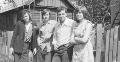 Я стыдилась вести корову к быку. А потом меня саму научили не краснеть в стойле взрослой жизни. Молоко, навоз и мужские взгляды под метелочку