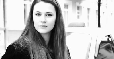 Таксистка от безысходности, она подобрала на трассе плачущую девочку. В руке малышка сжимала пожелтевшее фото. Это фото навсегда изменило жизнь, превратив её из водителя в детектива