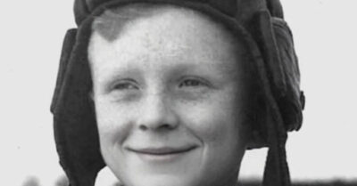 1942-й. Чтобы спастись от отчима, мальчишка уходит на фронт, оставив мать в слезах и отчаянии. Спустя годы, пройдя через ад войны, он вернется не только с наградами, но и с силой, чтобы навсегда изменить судьбу своего дома и обрести настоящую любовь