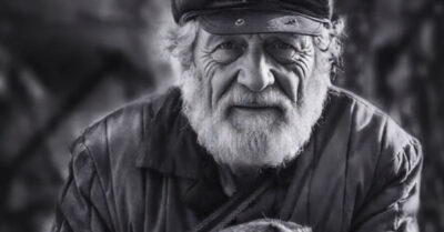 Он притащил в дом уродливого щенка, бабка грозилась придушить обоих, но через четыре года эта псина сделала то, что не смогли бы ни он, ни она