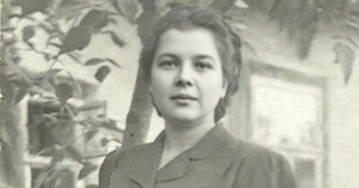 Май 1941-го, аромат сирени и одуванчик в волосах — последнее спокойное мгновение перед бурей. Устинья даёт умирающей подруге страшное обещание, даже не подозревая, что война переплетёт их судьбы навсегда