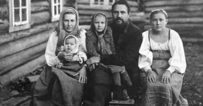 Кулацкая дочка. 1933-й.  Забрали скотину, отняли мужа, украли ребёнка — её жизнь была как выжженное поле. А в конце пути поняла, что самое страшное — это не откинуться, а остаться в живых и вспомнить всё