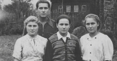 1946-й, Сибирь. Завидовала кузине до чертиков, пока не придумала гениальный план: напоить её мужа, лечь с ним рядом и объявить себя беременной. План сработал… но не так, как она мечтала