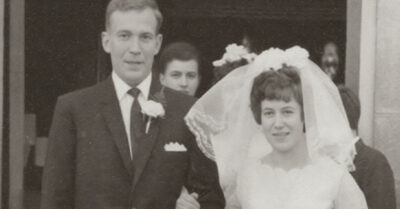 Когда его мать приказала выгнать мою тётю-уборщицу со свадьбы, я улыбнулась и сказала: «Конечно, дорогая». Они не знали, что именно тётя владеет этим шикарным рестораном, а их билет в высший свет был заказан только до конца этого унизительного вечера