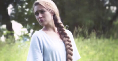 Он таскал меня за косу, пока я в магазине полы мыла, а потом подарил охотнику, как надоевшую собаку