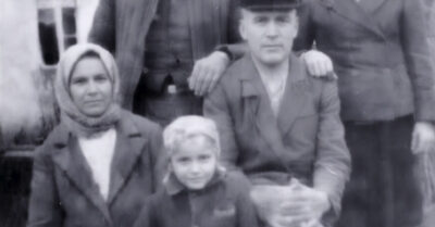 В 1931-м моя „подружка-змея“ украла не только овёс со склада — её ядовитые зубы впились в мою любовь, будто блохи в собачью шкуру. Она думала, что отцовские связи сделают её королевой деревни