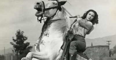 Как дочь конюха стала порченой для барчука, разбила чужой брак и получила всё, чего хотела.  История одной меткой сделки, которую в селе до сих пор вспоминают шепотом